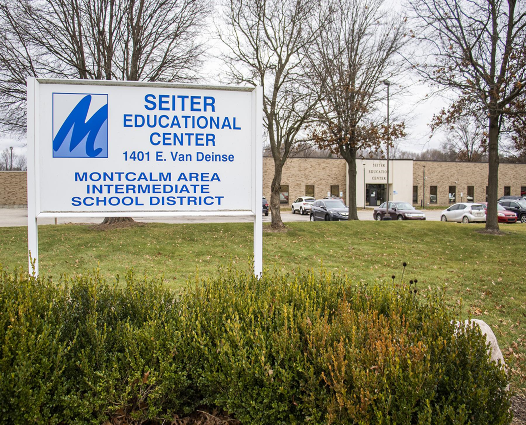 Picture of the front entrance to Seiter Education Center